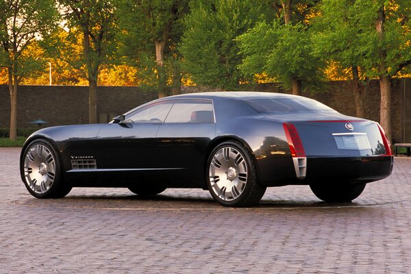 Concept-car noir Cadillac Sixtine