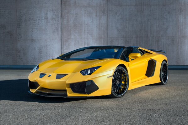 Lamborghini Aventador yellow