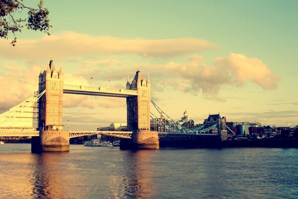 Tower Bridge von London