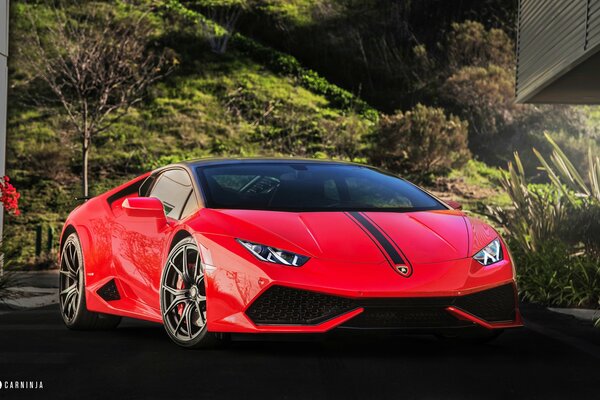 Belle voiture rouge lamborghini huracán