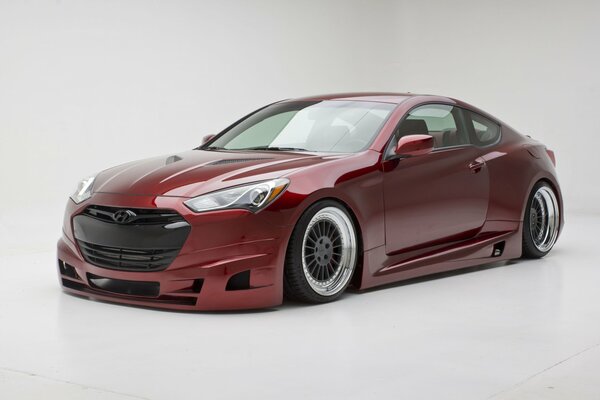 Hyundai Genesis czerwony, tuningowany