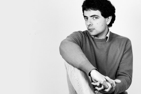 Partret blanco negro del comediante Rowan Atkinson