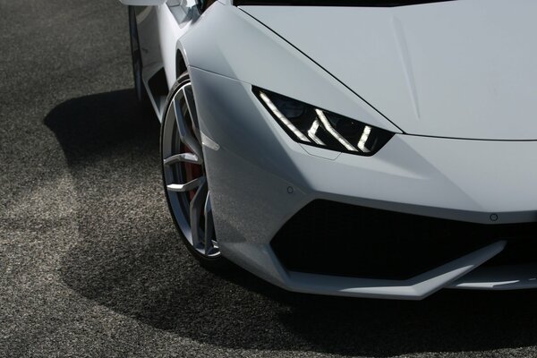 Photo blanc lamborghini vue de face