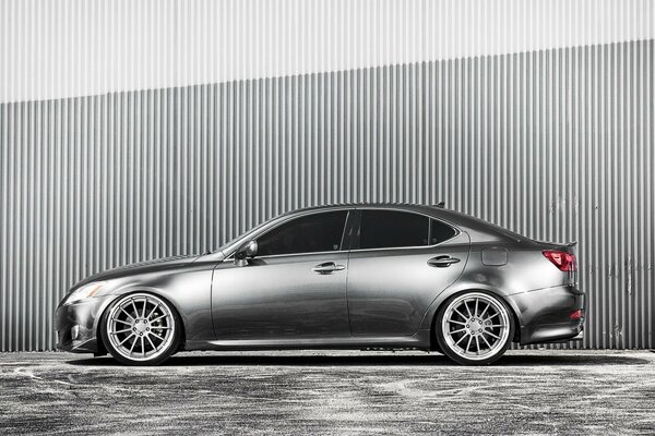 Imagen gris auto lexus is stands