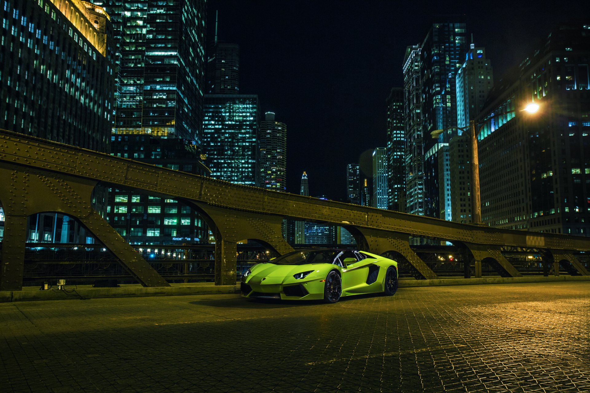 lamborghini aventador lp700-4 roadster verde supercar centro città chicago nigth anteriore