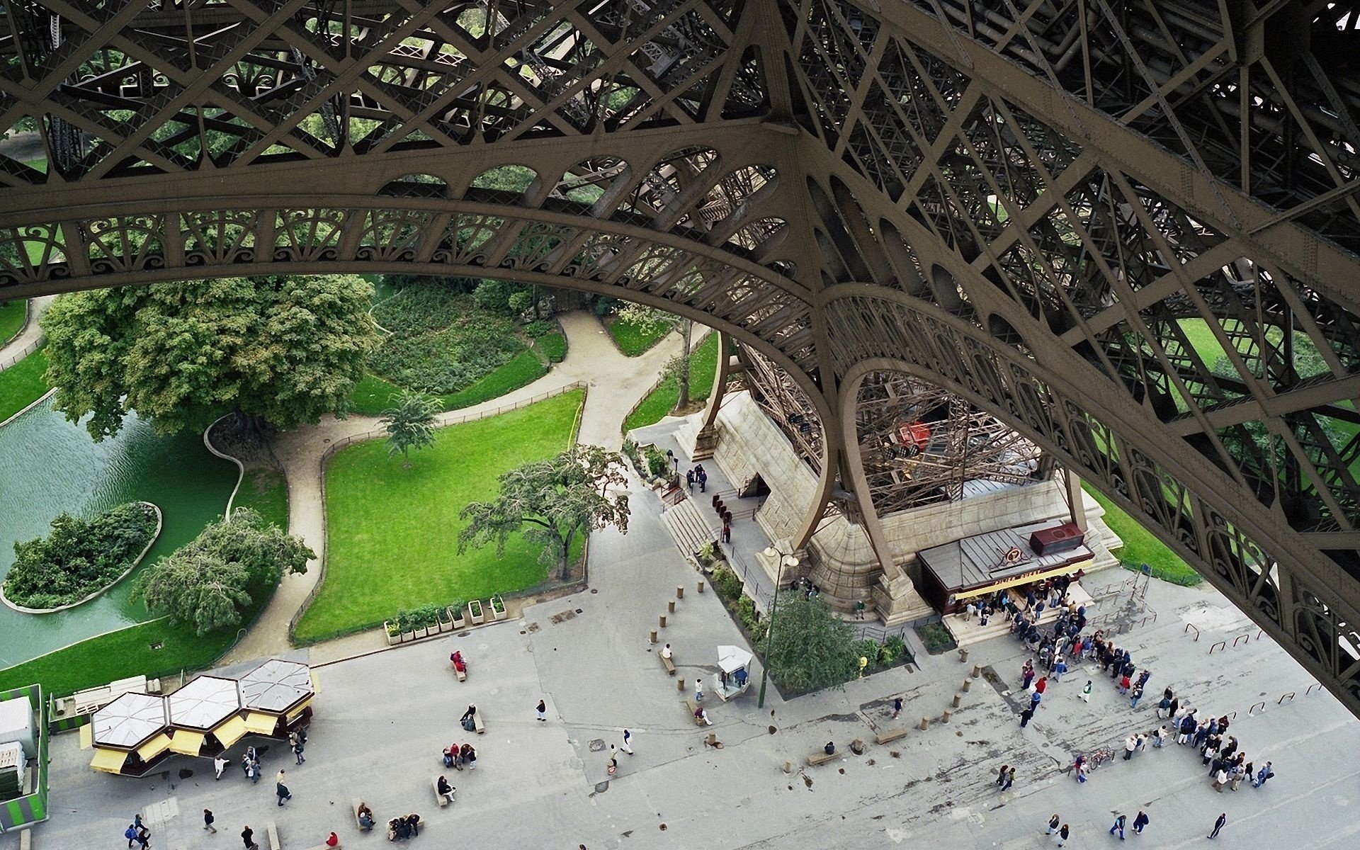 tour eiffel paris tour eiffel personnes france parc new york fond pont rivière eau tour eiffel ville architecture tours