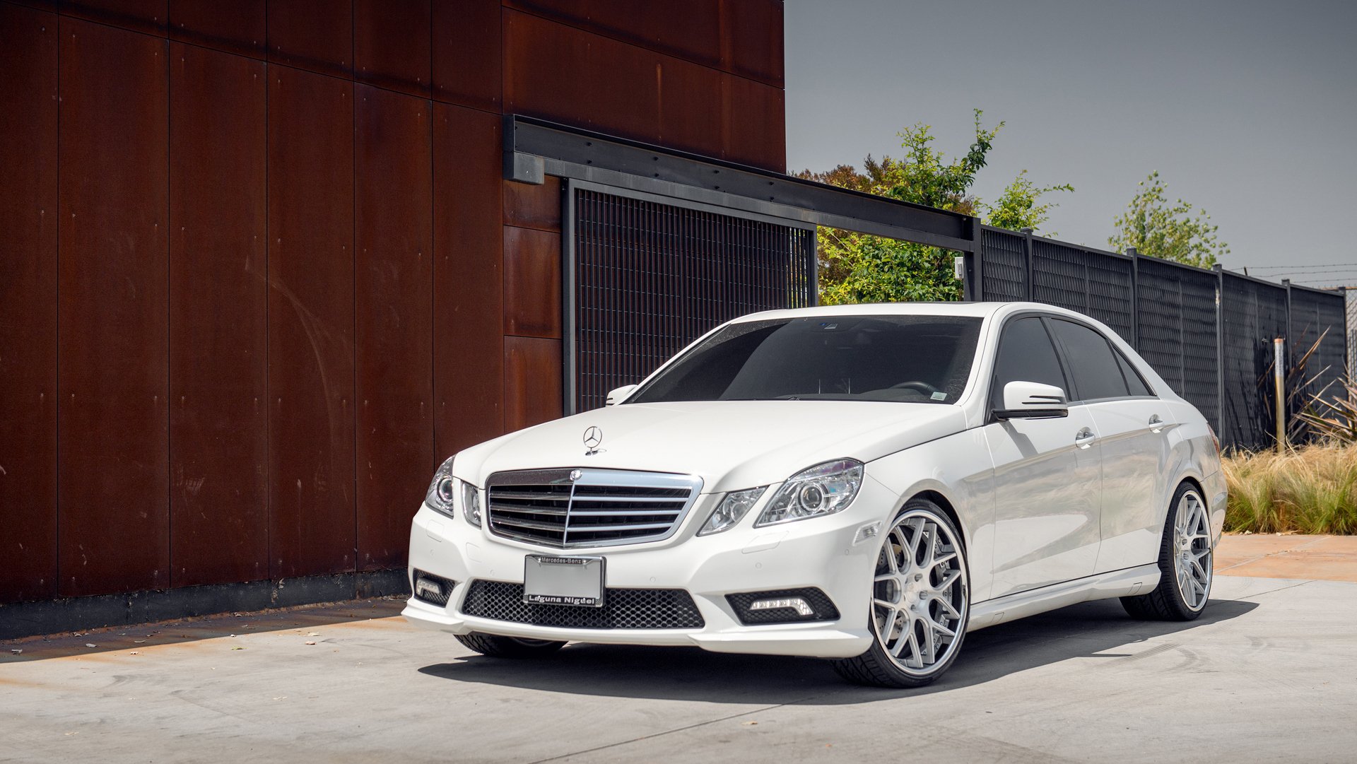 mercedes e-class e550 white mercedes front