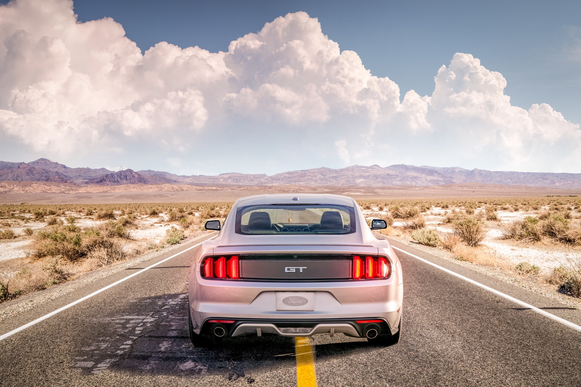 ford gt route désert mustang