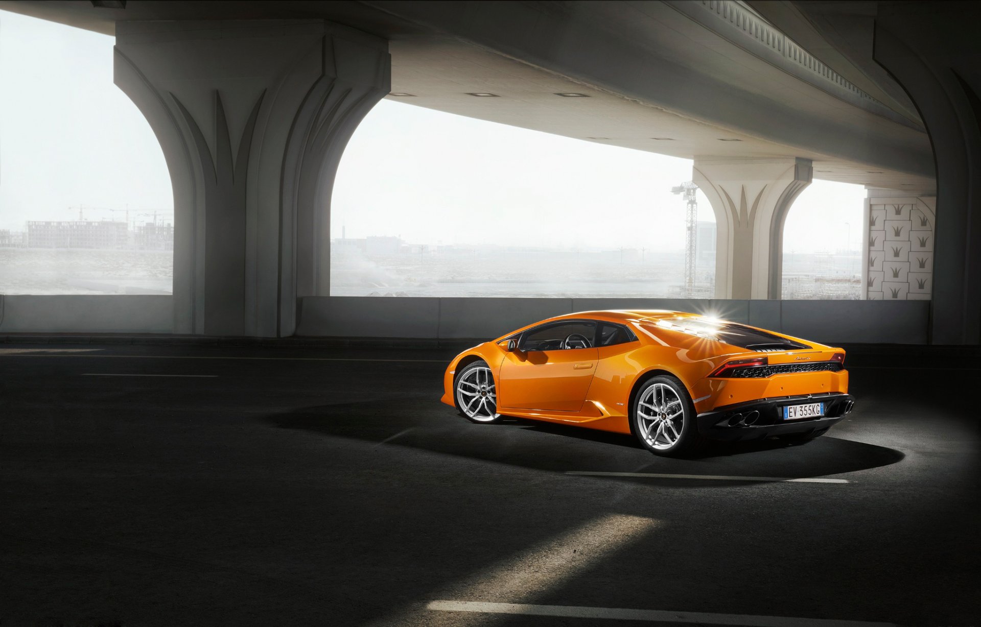 lamborghini uracan orange ville dubaï