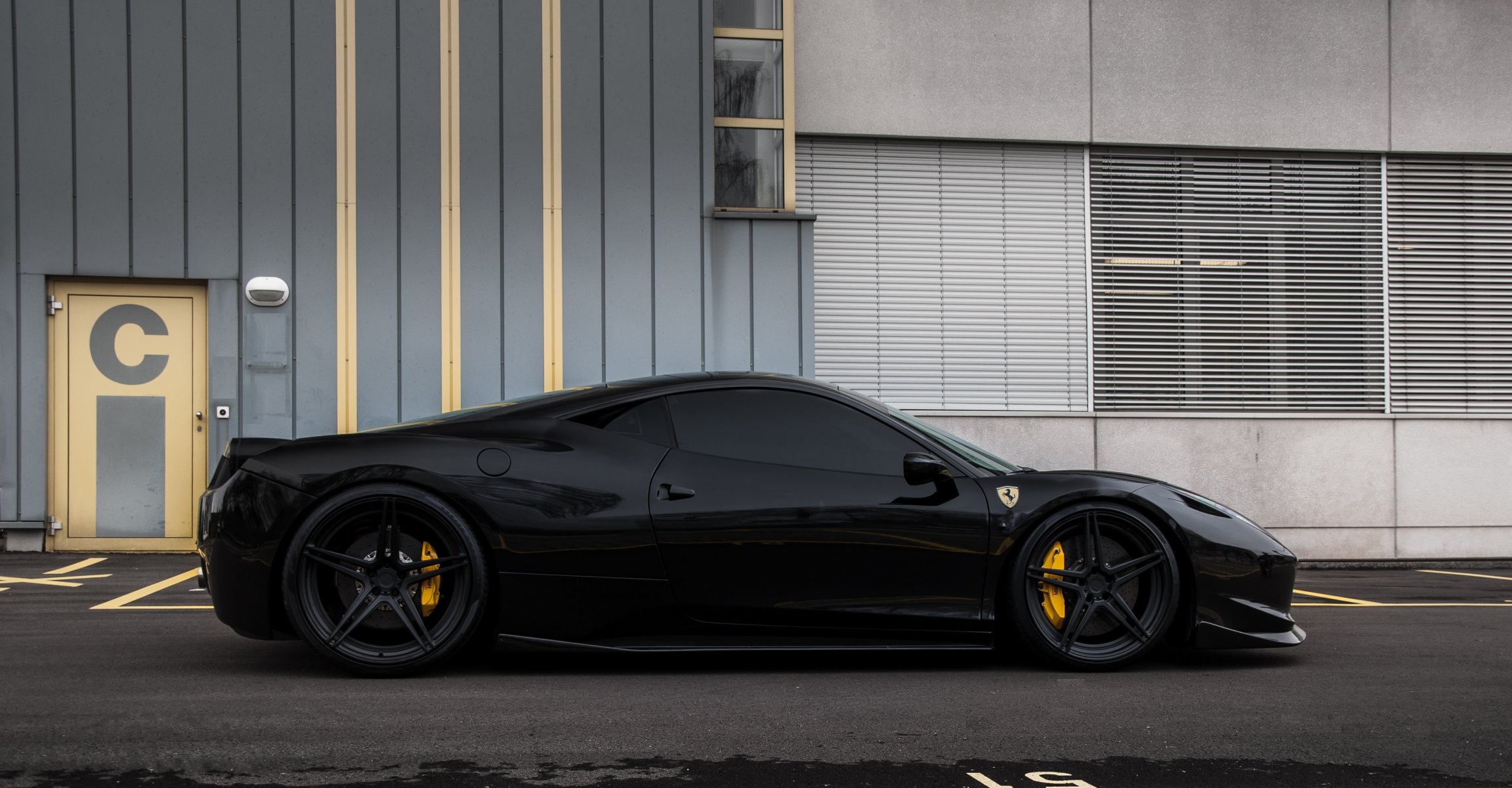 ferrari 458 italia schwarz räder ferrari italien profil felgen getönt gebäude fenster