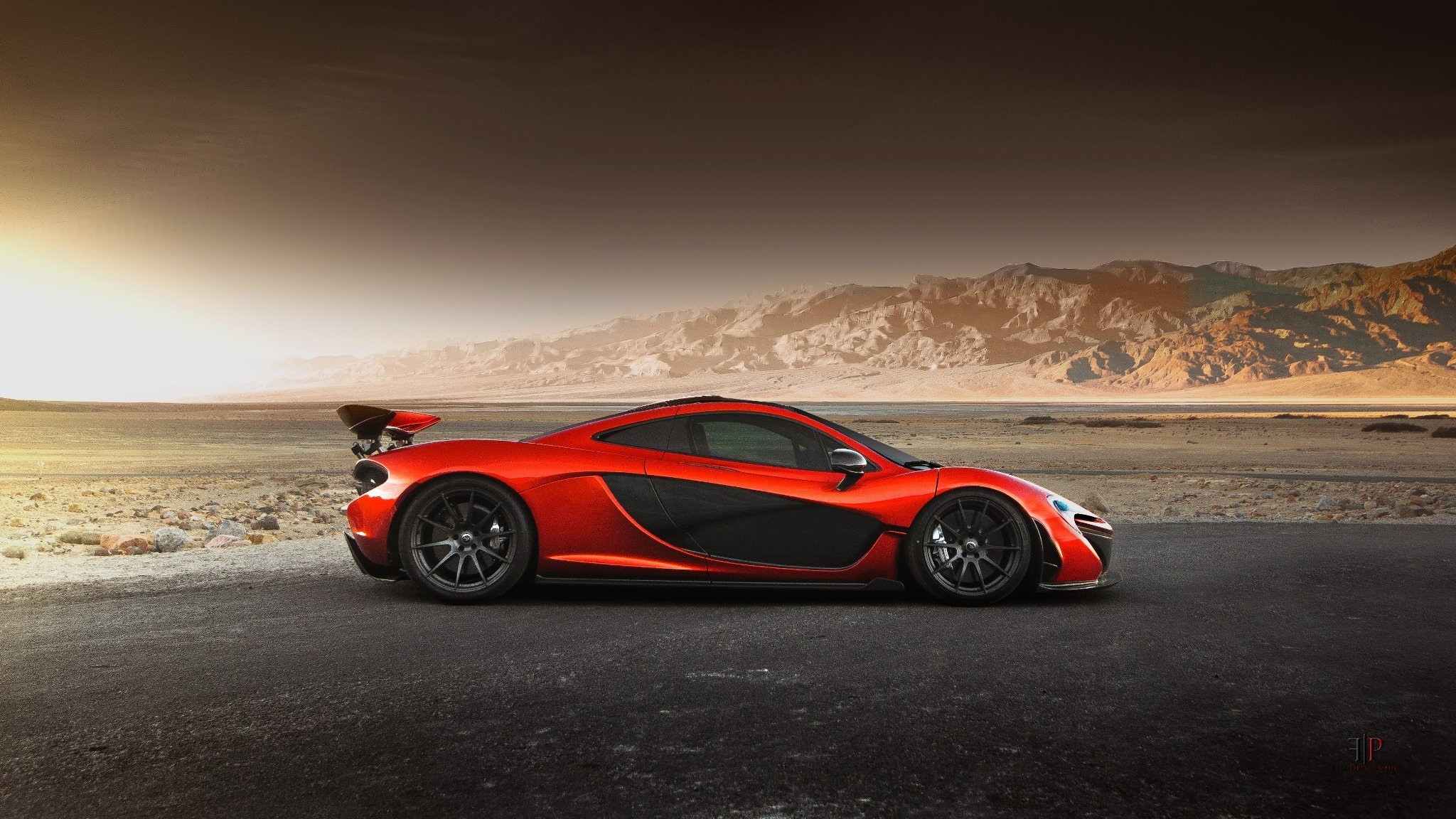 mclaren p1 exotique hypercar hybride orange supercar volcan mort vallée sable côté