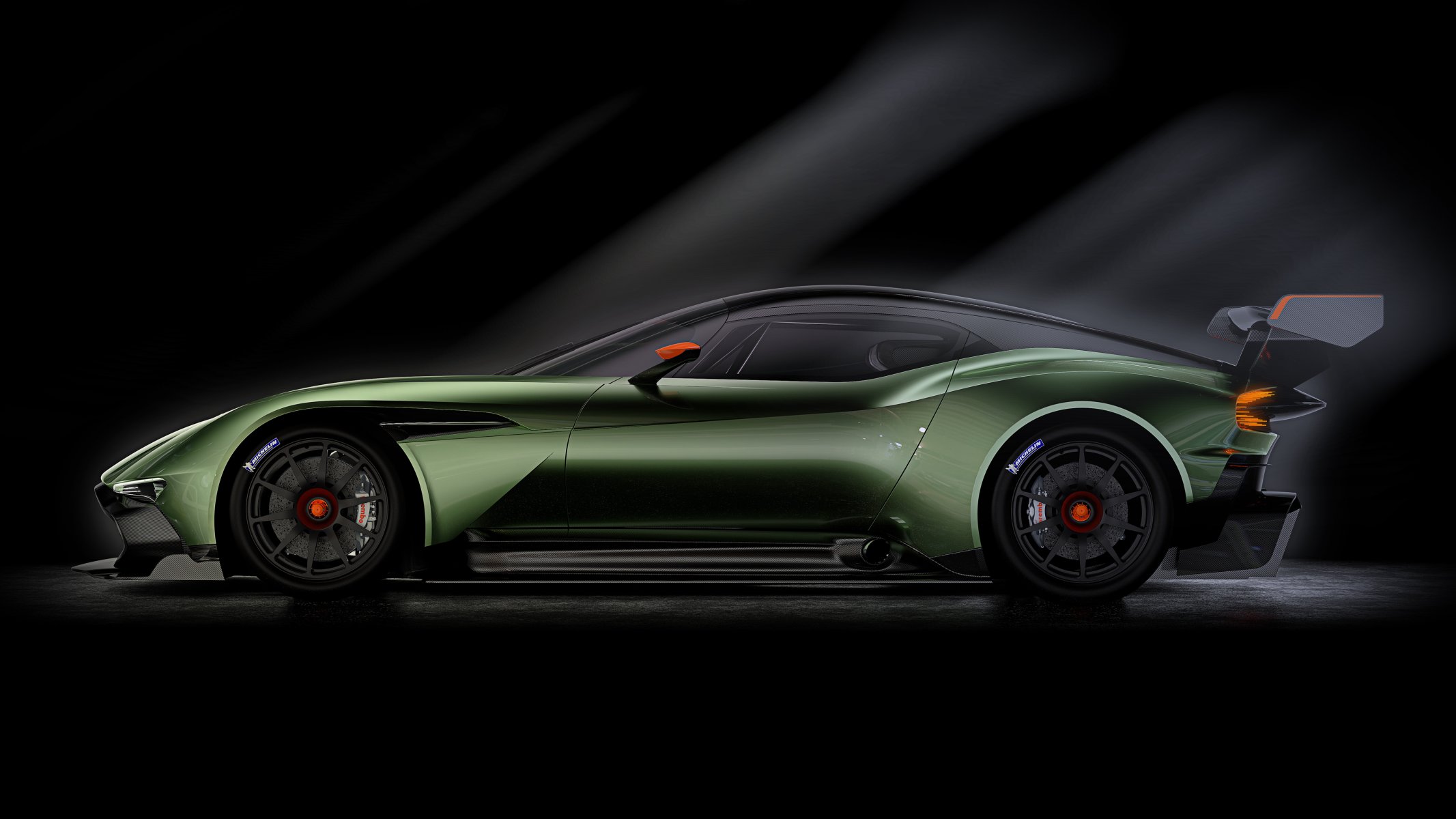 2015 aston martin volcán aston martin lado