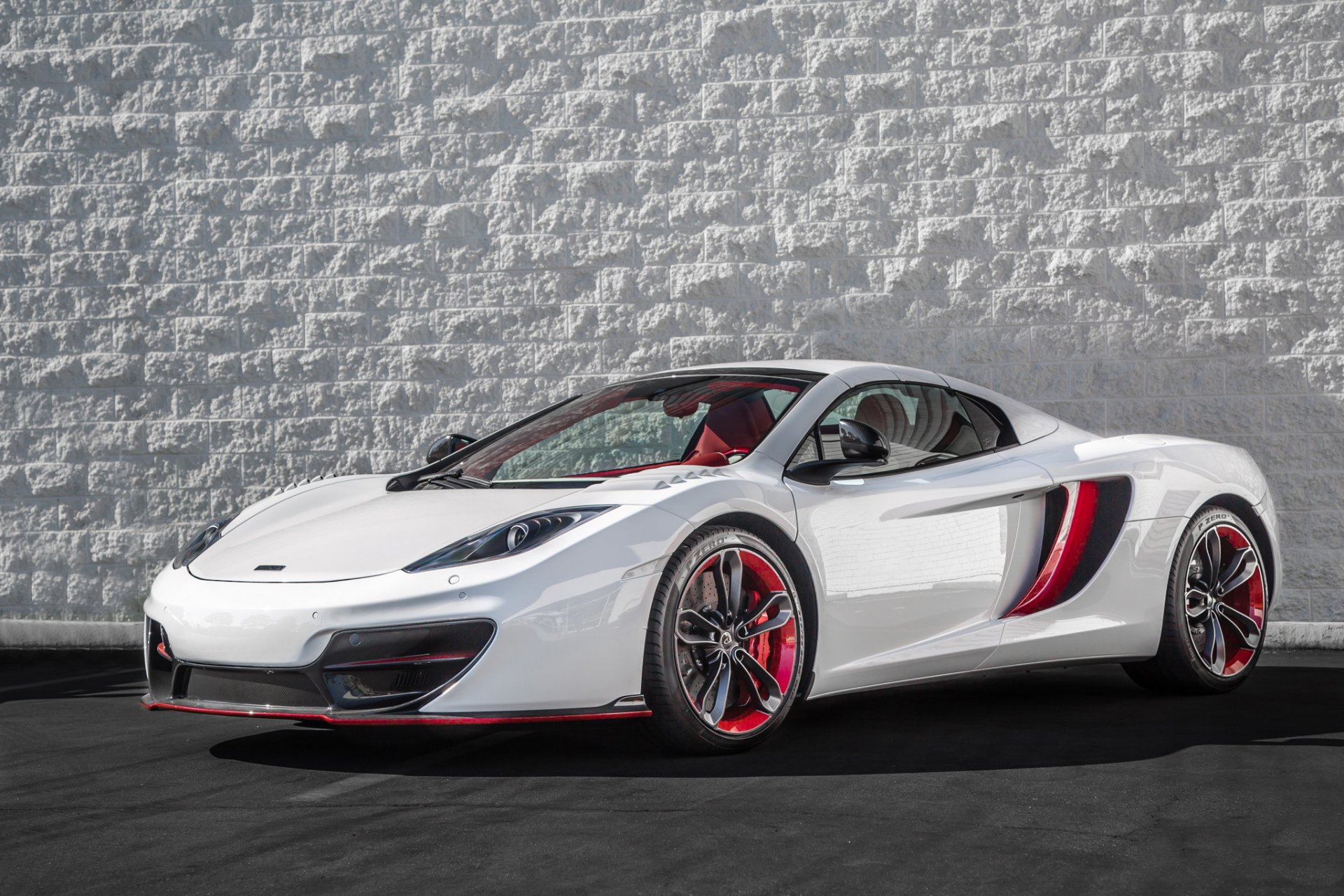 mclaren mp4-12c blanco rojo