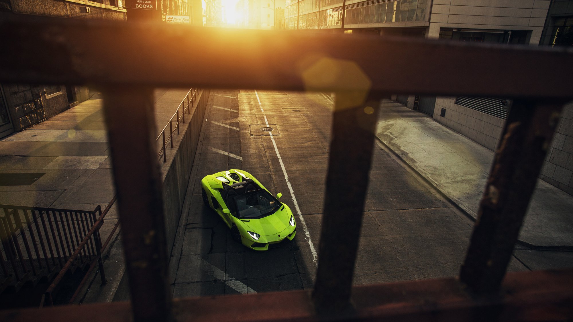 lamborghini aventador lp700-4 roadster grün supersportwagen stadt zentrum chicago sonnenuntergang vorne