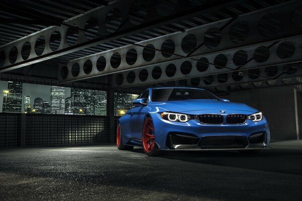 BMW gtrs4 blu su Estensioni e con dischi Vorsteiner rossi