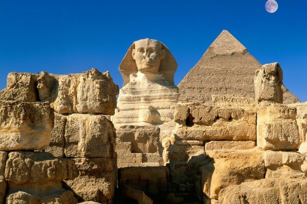 Egyped. Sphinx. Pyramides. Attraction