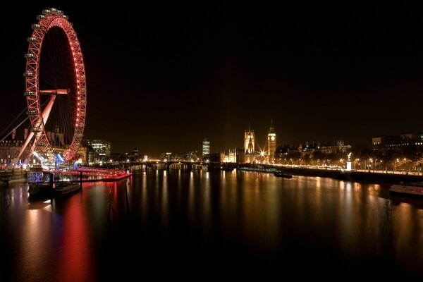 London Ferris Wheel at night