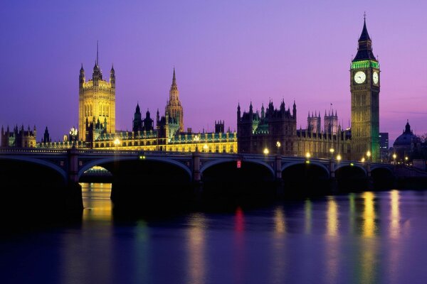 London big ben by moonlight