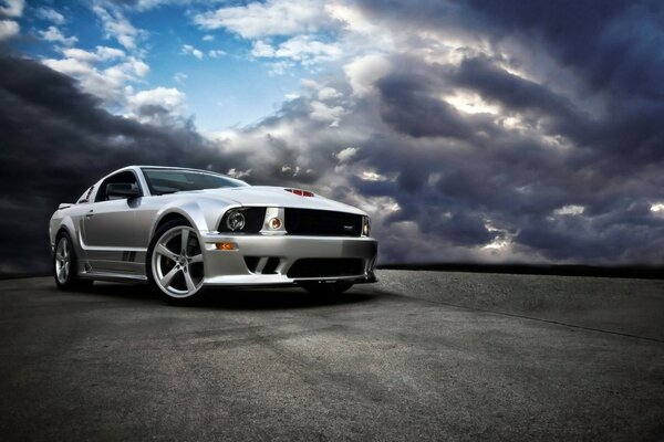 Voiture Ford Mustang argent