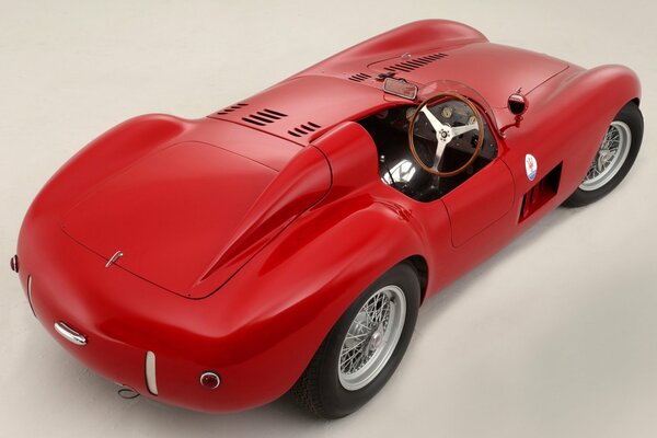 Der Maserati 300s von 1956 trägt eine rote Karosserie