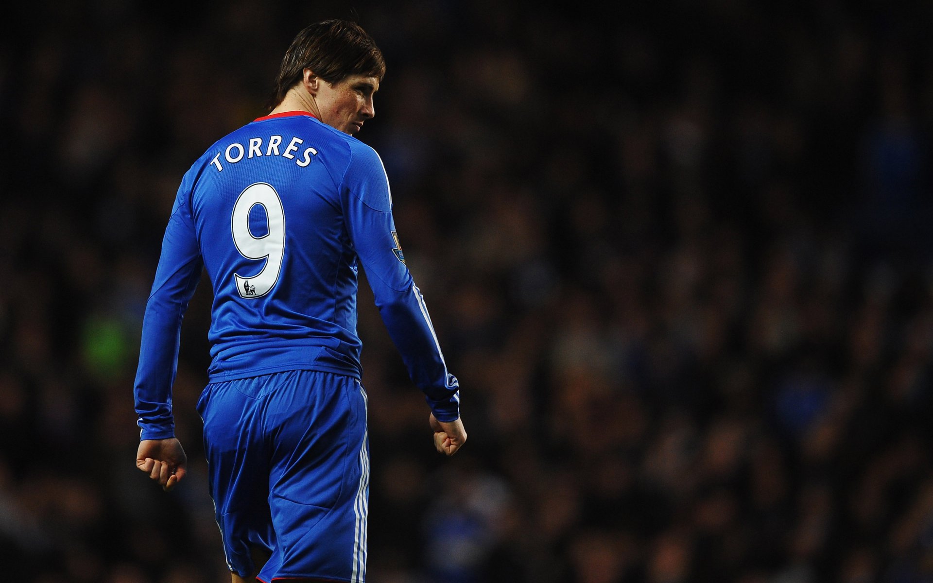 torres wallpapers торрес в челси фото chelsea wallpapers синяя форма 9 номер football wallpapers футбол зрители спорт стадион игрок футболист спортсмен поединок матч челси фк