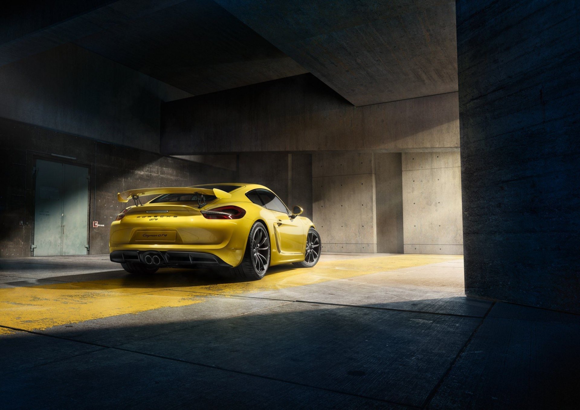 porsche cayman gt4 2015 żółty supersamochód parking tył