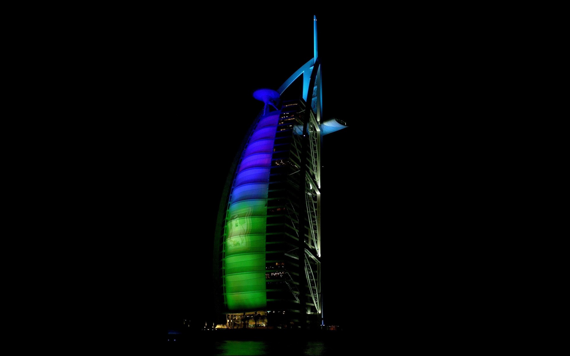 torre dubai noche