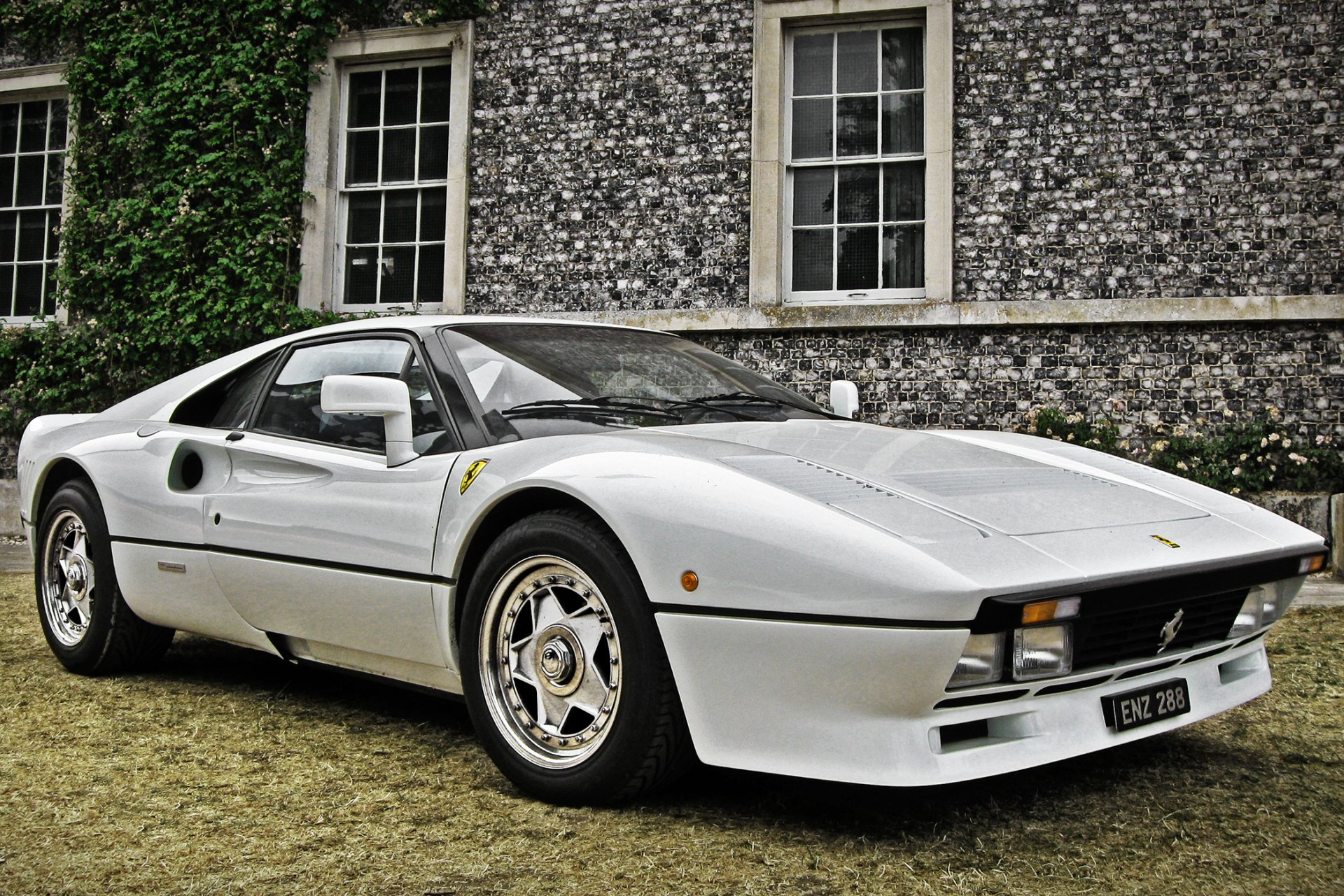 ferrari gto blanco viejo casa frente