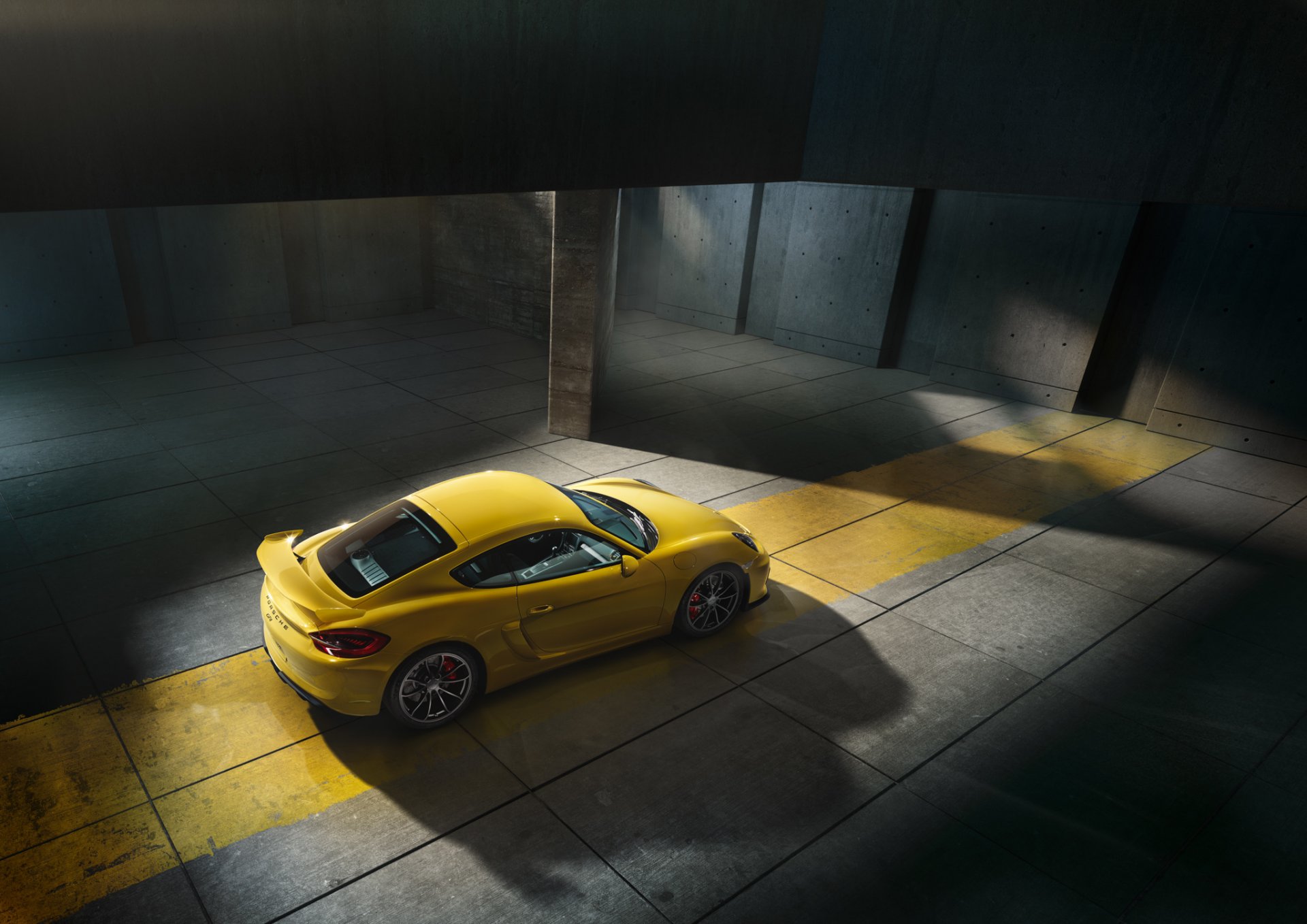 porsche cayman gt4 2015 żółty supersamochód parking widok z góry