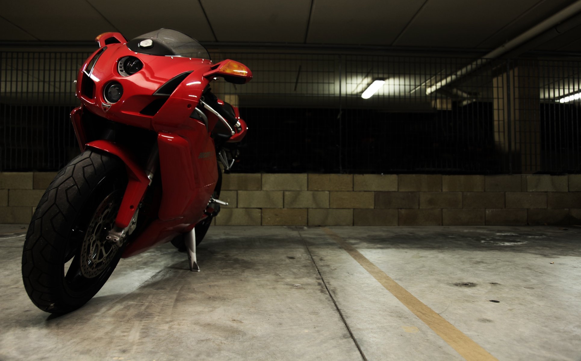 ducati 999 sportbike rosso ducati sportbike moto moto rouge conception italie optique macro motobike hi-tech dirt bike mototransport