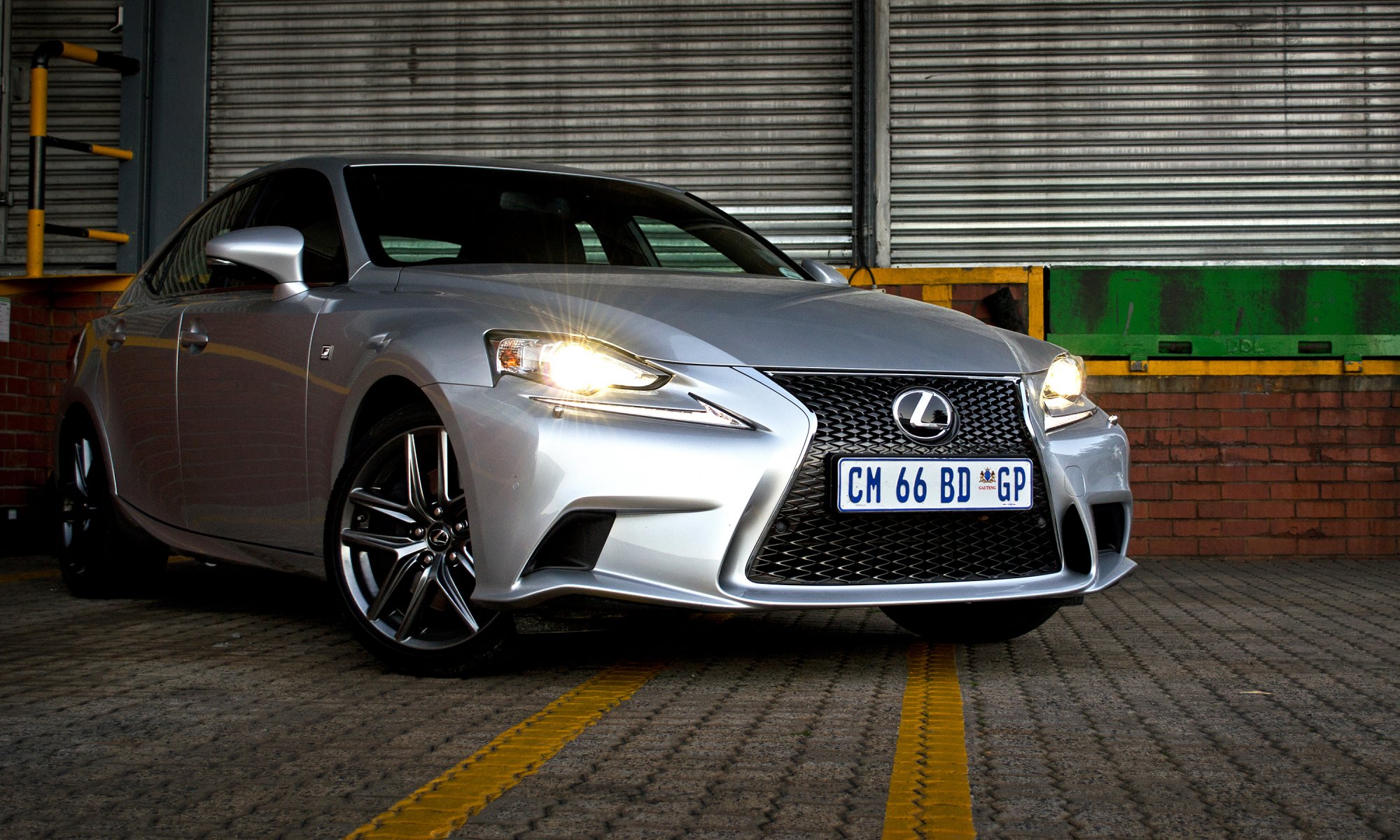 lexus is f-sport plata frente luz