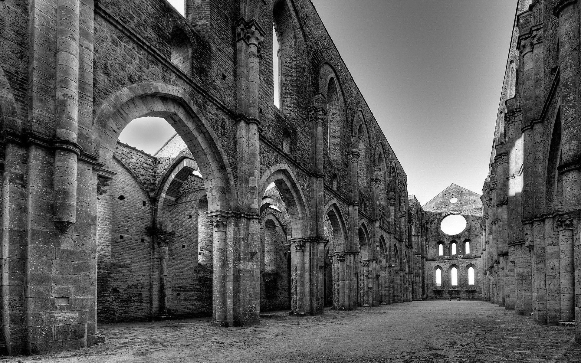 ruinen schwarz-weiß kirche