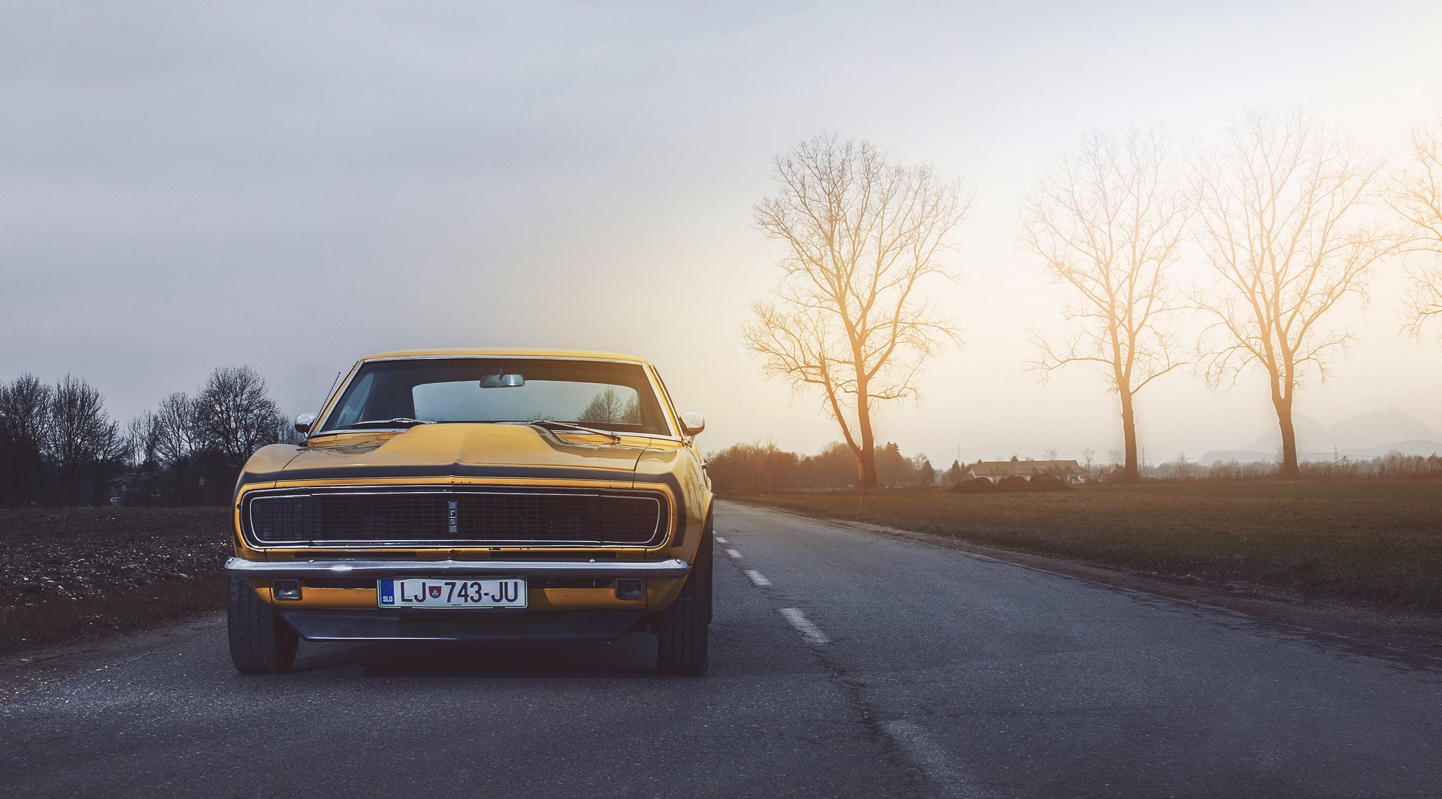 chevrolet camaro rs 1968 usa oldy macht muskel auto gelb sonne vorne