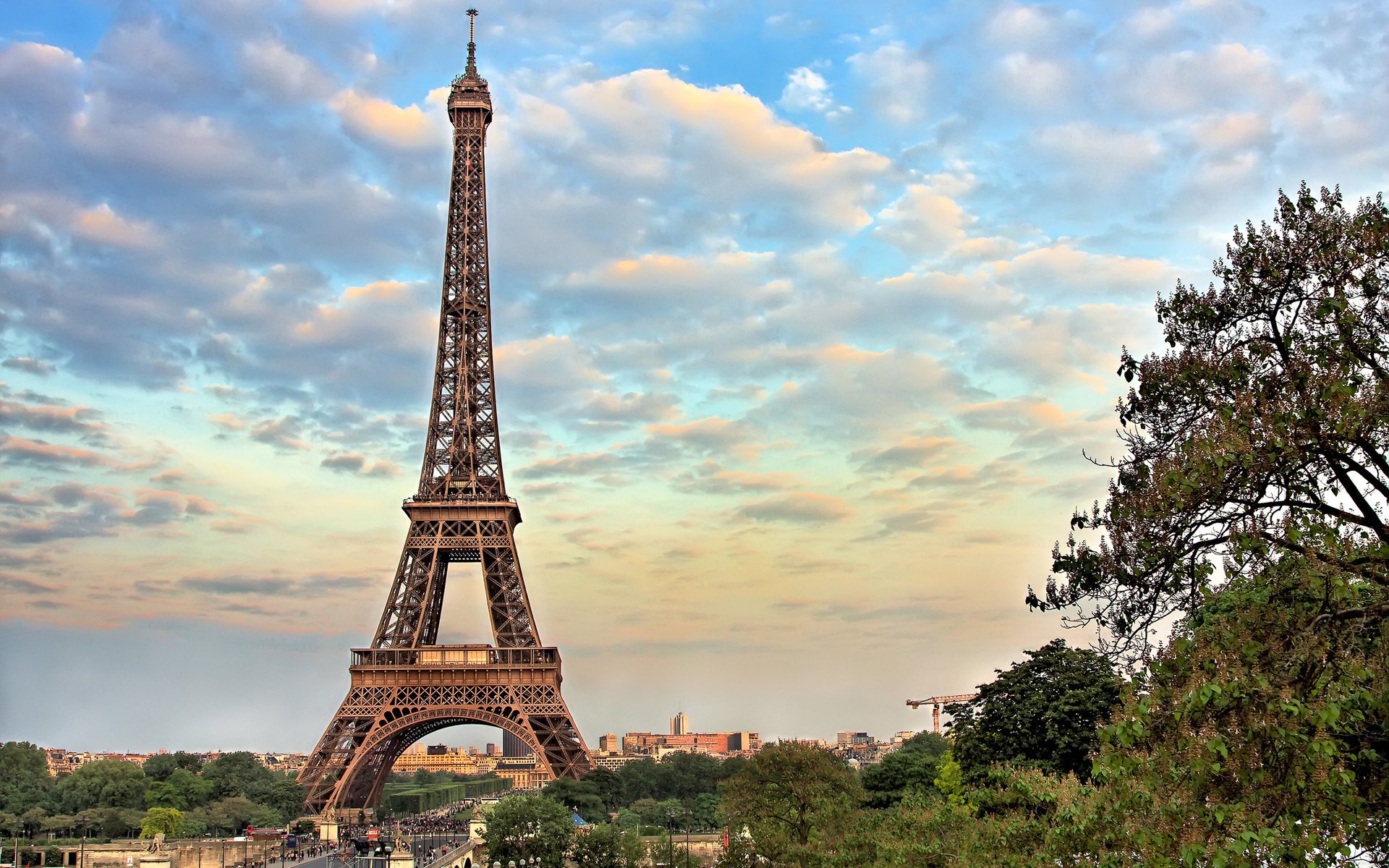 france ville france paris tour eiffel paris ciel nuages arbres tours