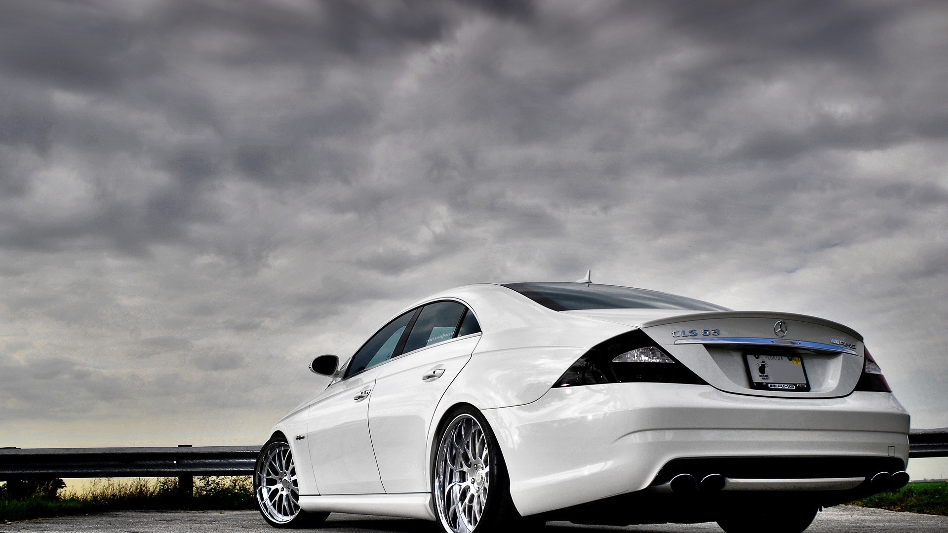 voiture gris nuage mercedes benz