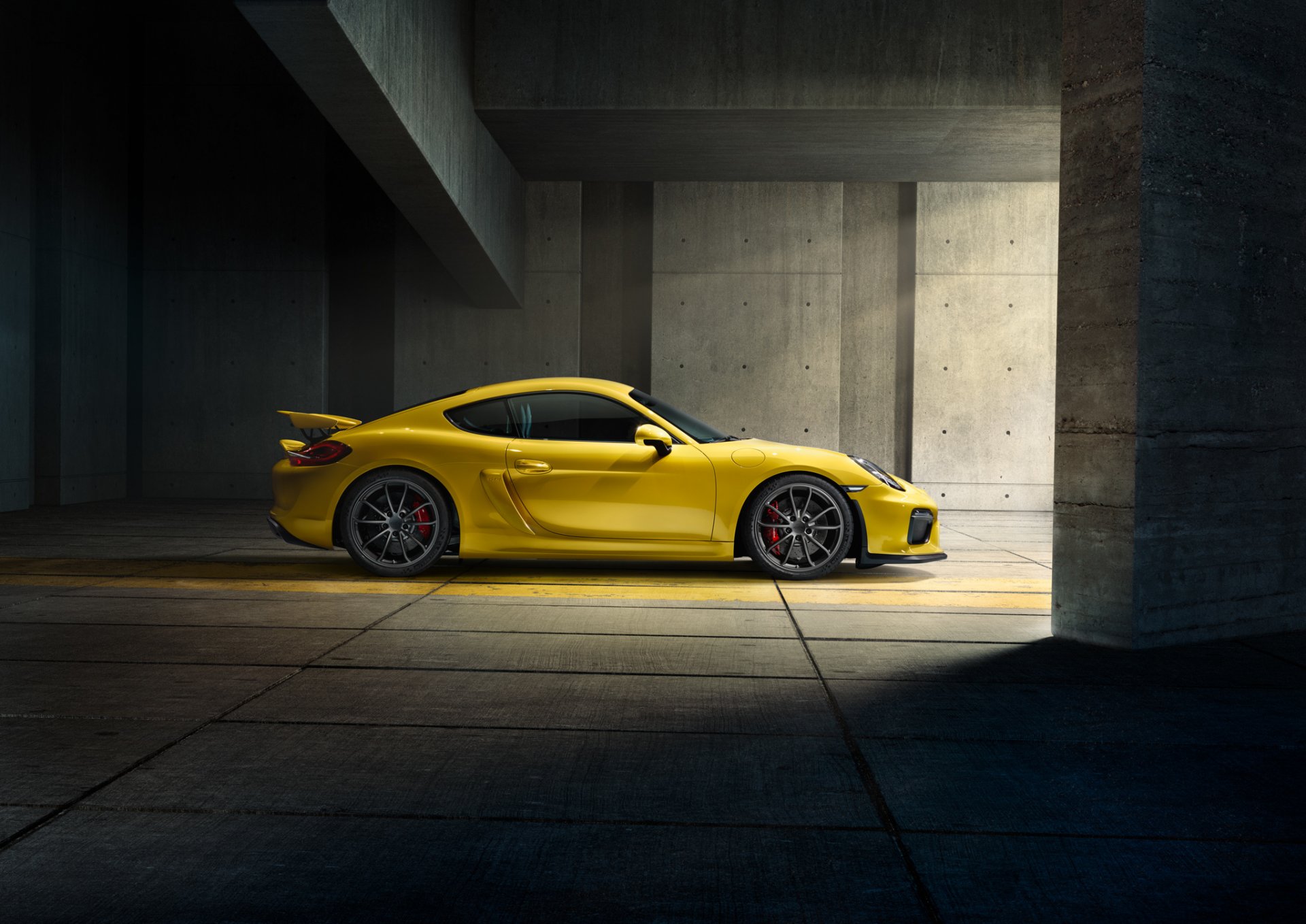 porsche cayman gt4 2015 giallo supercar parcheggio lato