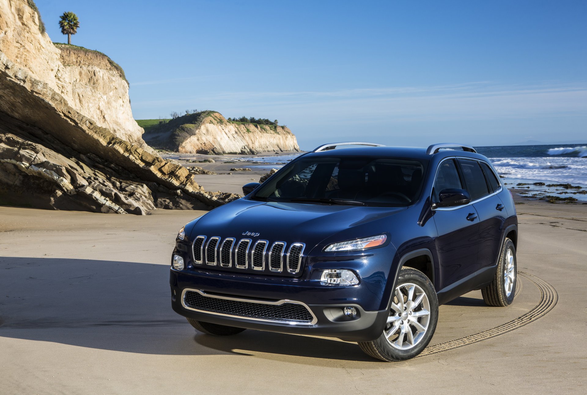 morze brzeg jeep cherokee limited ślady cień