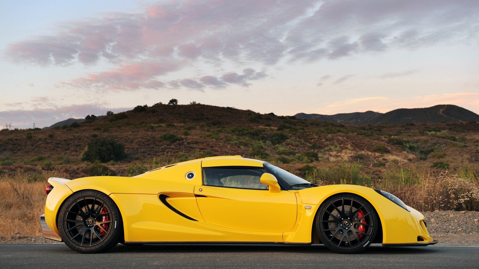 hennessey gt lado