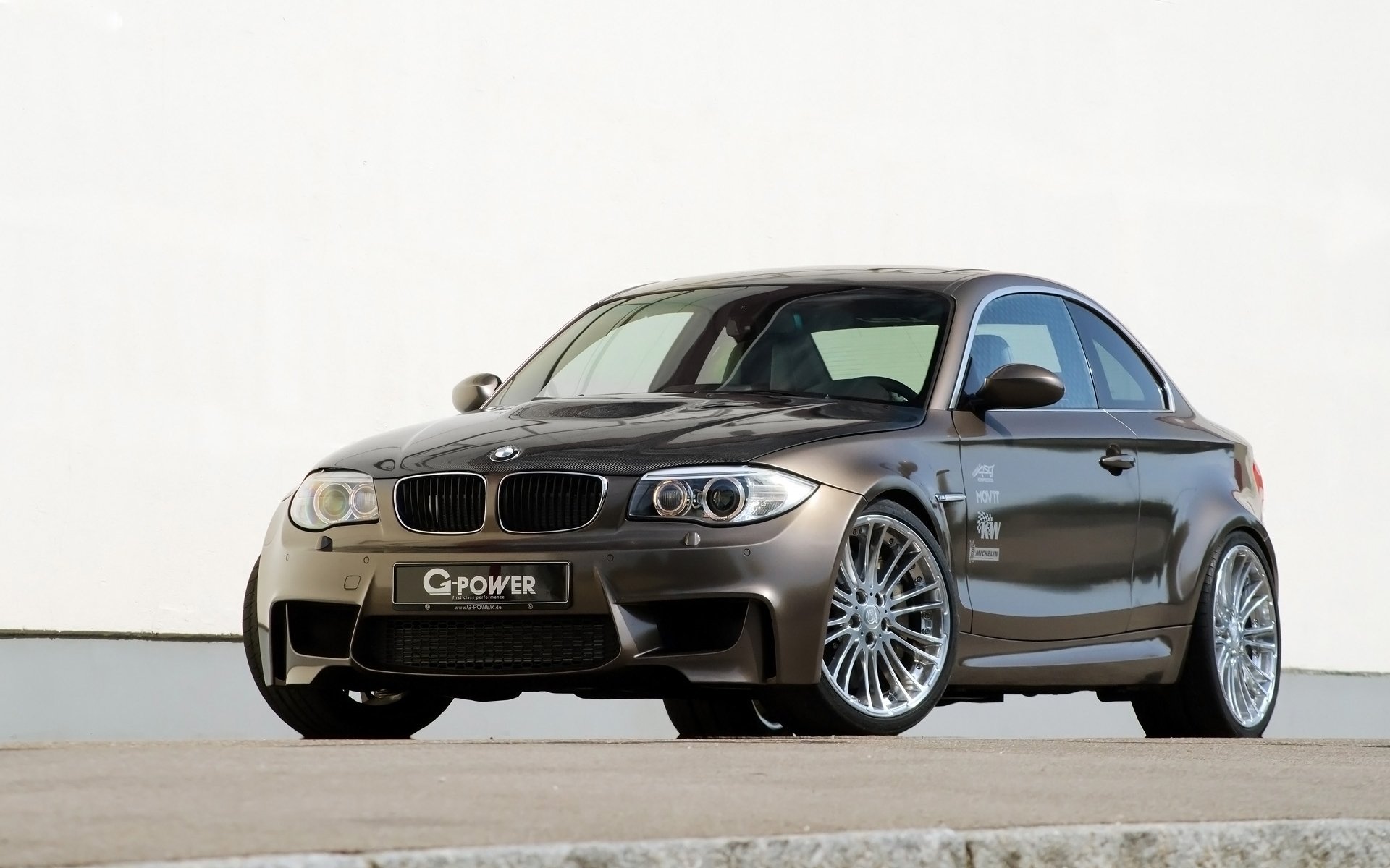 g-power bmw g1 v8 huragan sm bmw serii 1 grosz przód tuning tło