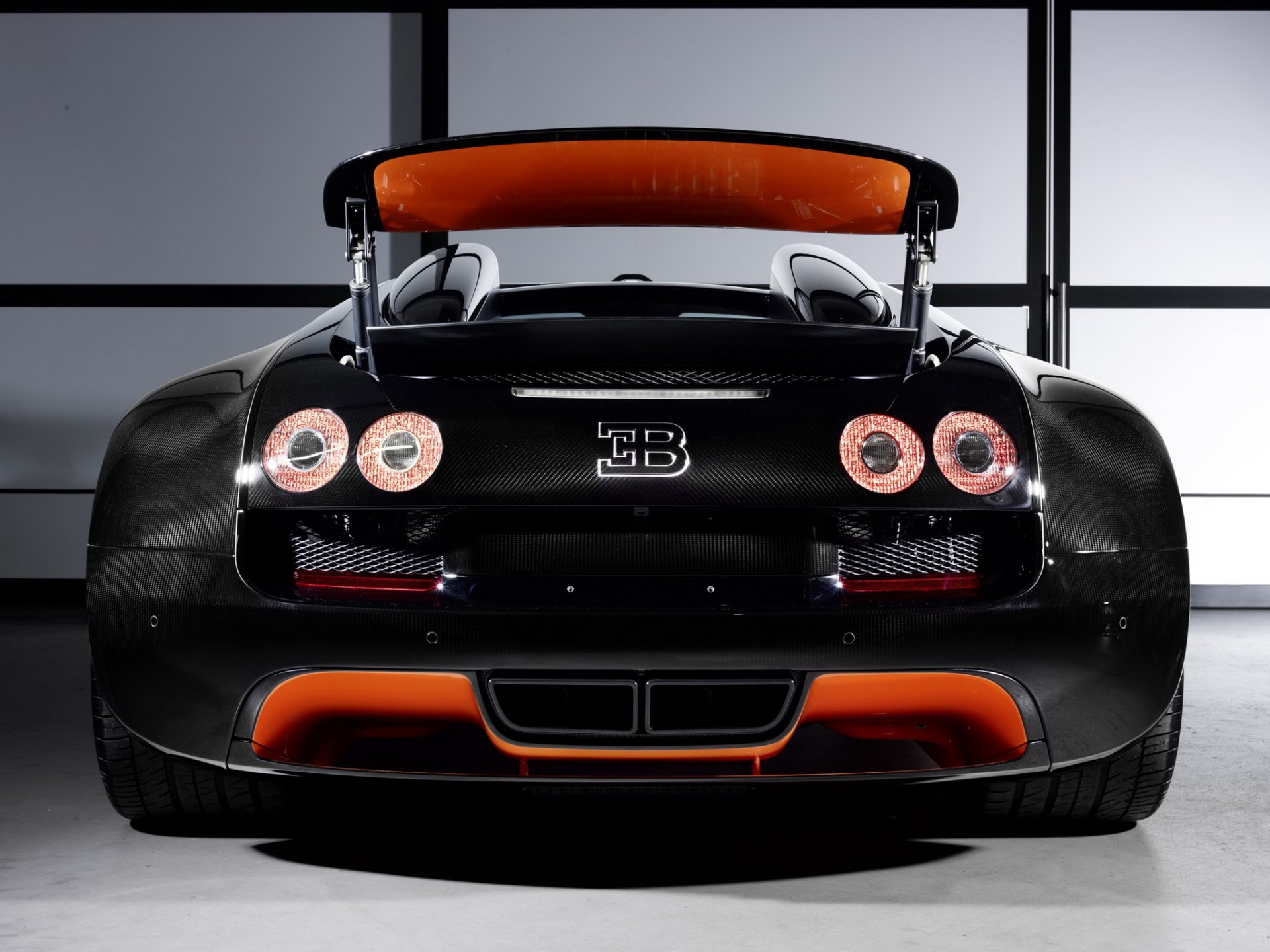 bugatti veyron grand sport родстер витесс вкр издание задок бугатти антикрыло