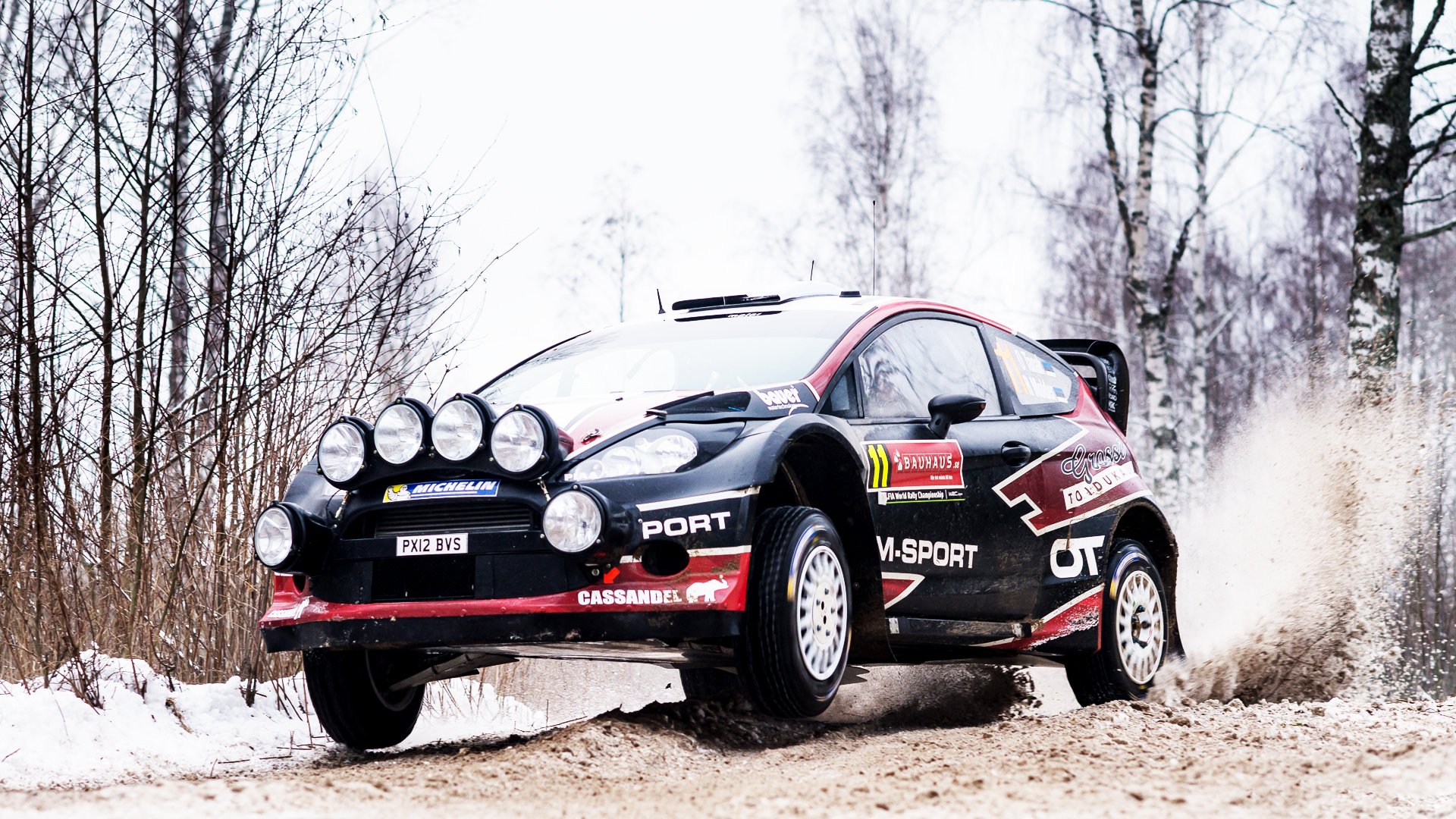 ford fiesta wrc rally deporte carrera auto nieve negro invierno luces día