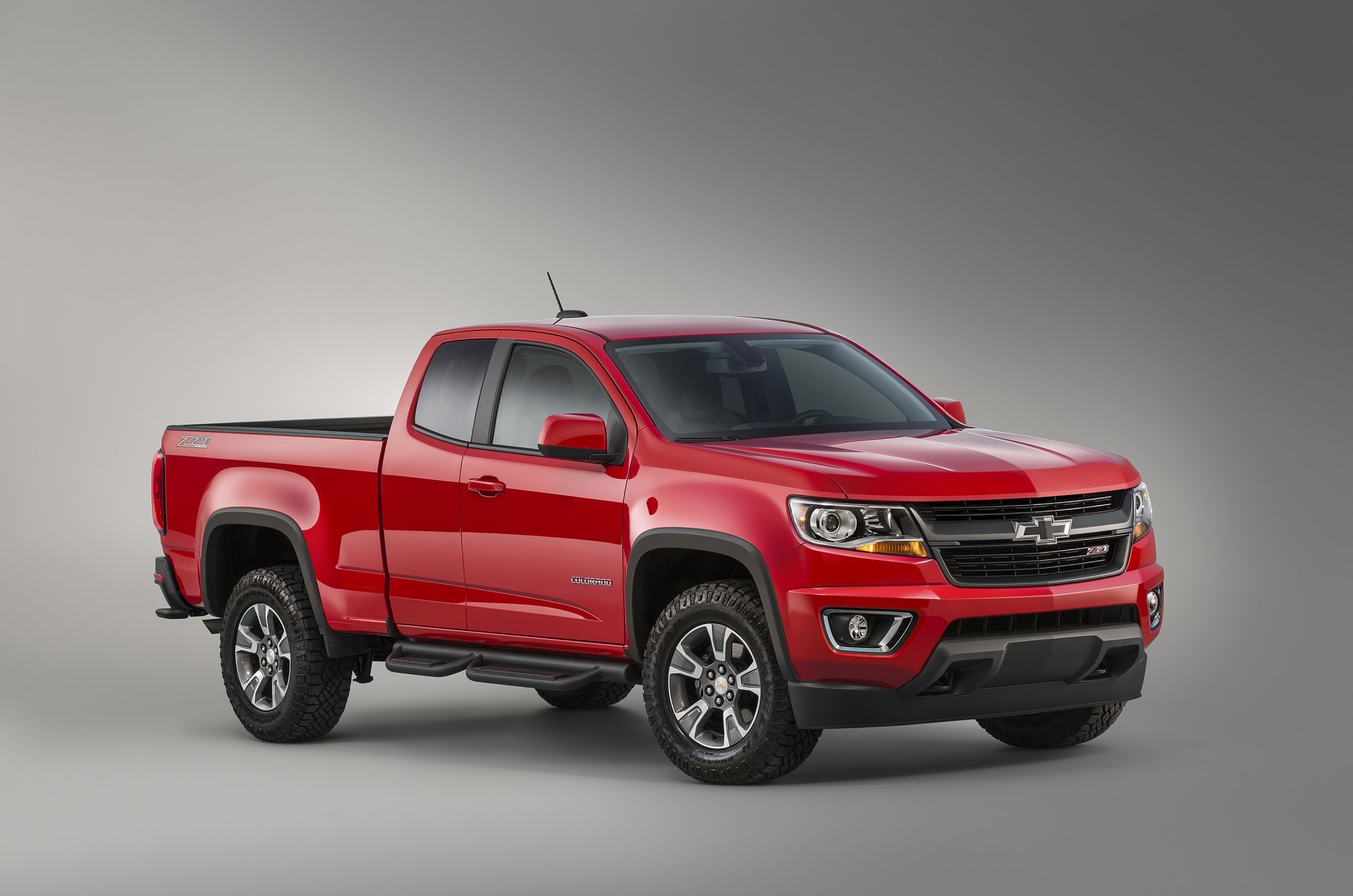 2015 г. chevrolet колорадо z71 трейл босс extended cab шевроле пикап джип красный