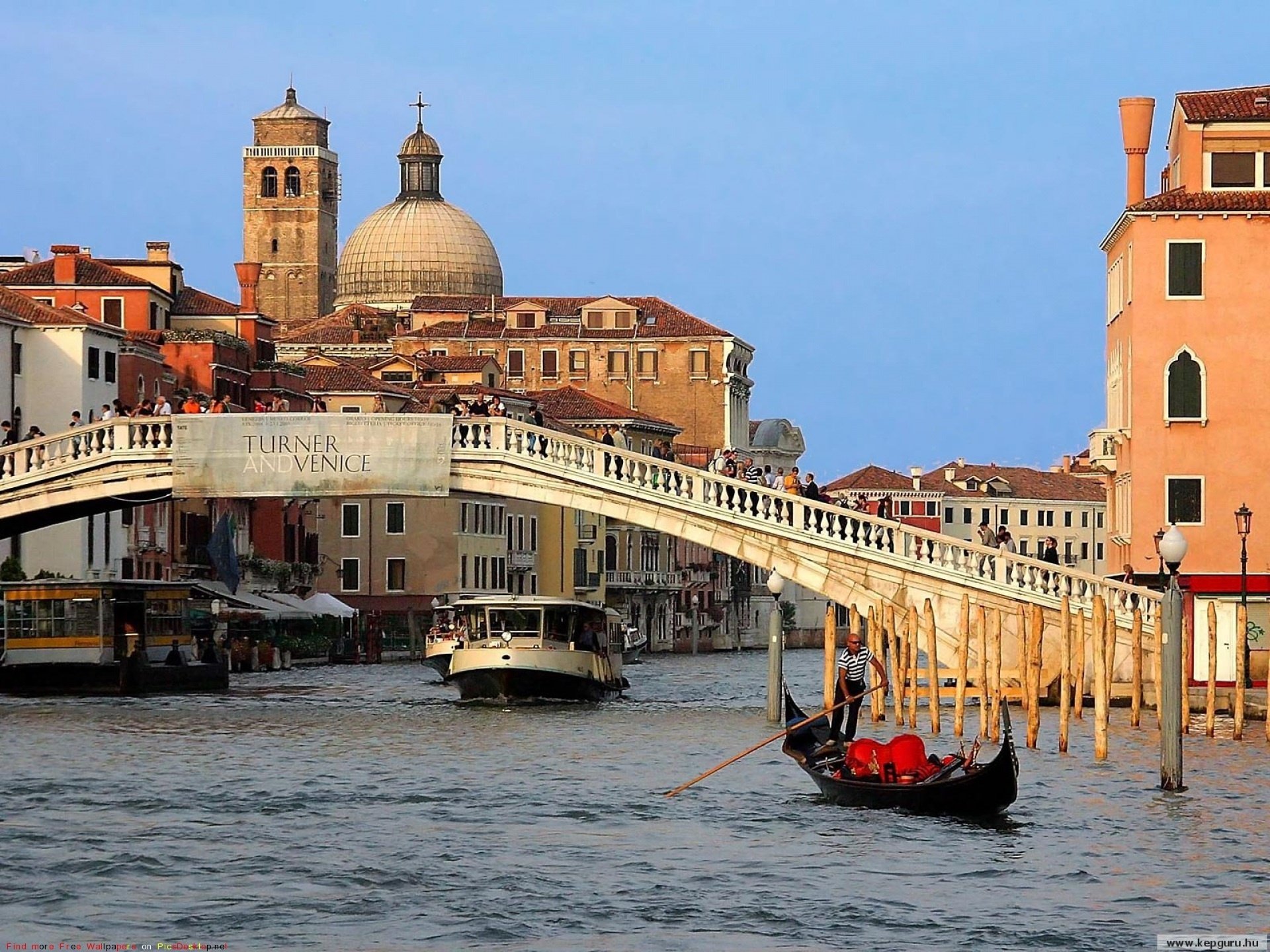 venise italie gondole pont ville rivière bateau eau navire rue maisons dôme ciel arrière-plan