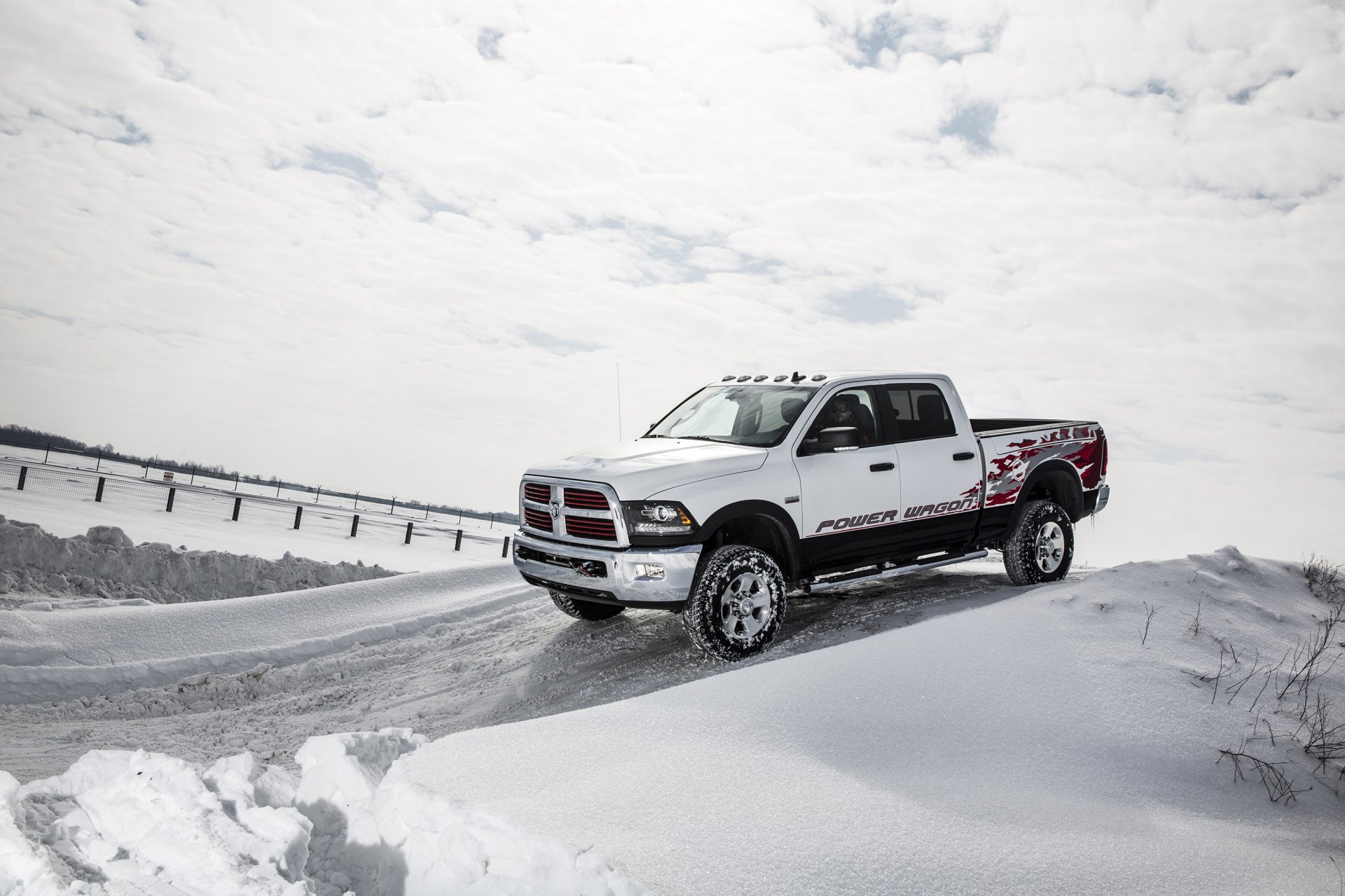 2014 dodge ram 2500 power wagon crew cab dodge pickup truck snow winter