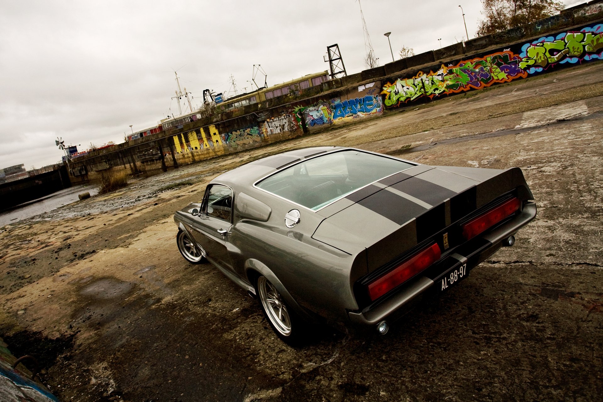 ford shelby eleanor gt 500 argent retour nuage jetée