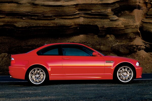 Belle voiture rouge