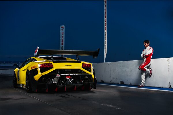 Amarillo Lamborghini gallardo, coche de carreras italiano