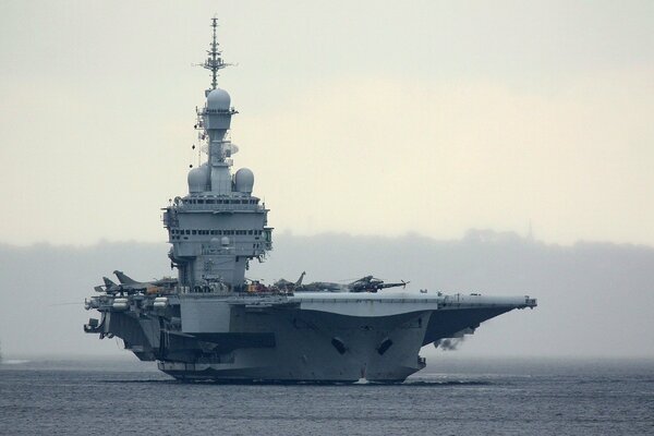 Portaaviones en Francia primer plano