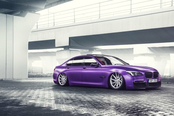 Brillant violet parfait pour bmw série 7