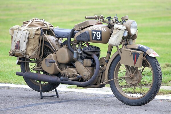 Moto militaire de la seconde guerre mondiale